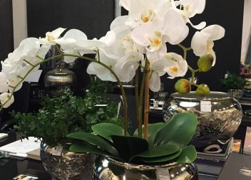 Clara Fujikawa» Blog Archive » Arranjos e orquídeas artificiais para  complementar a decoração
